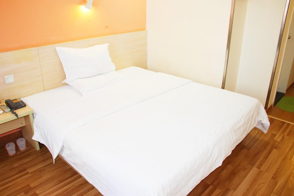 7Days Inn Nanchang North Railway Station Square Dış mekan fotoğraf