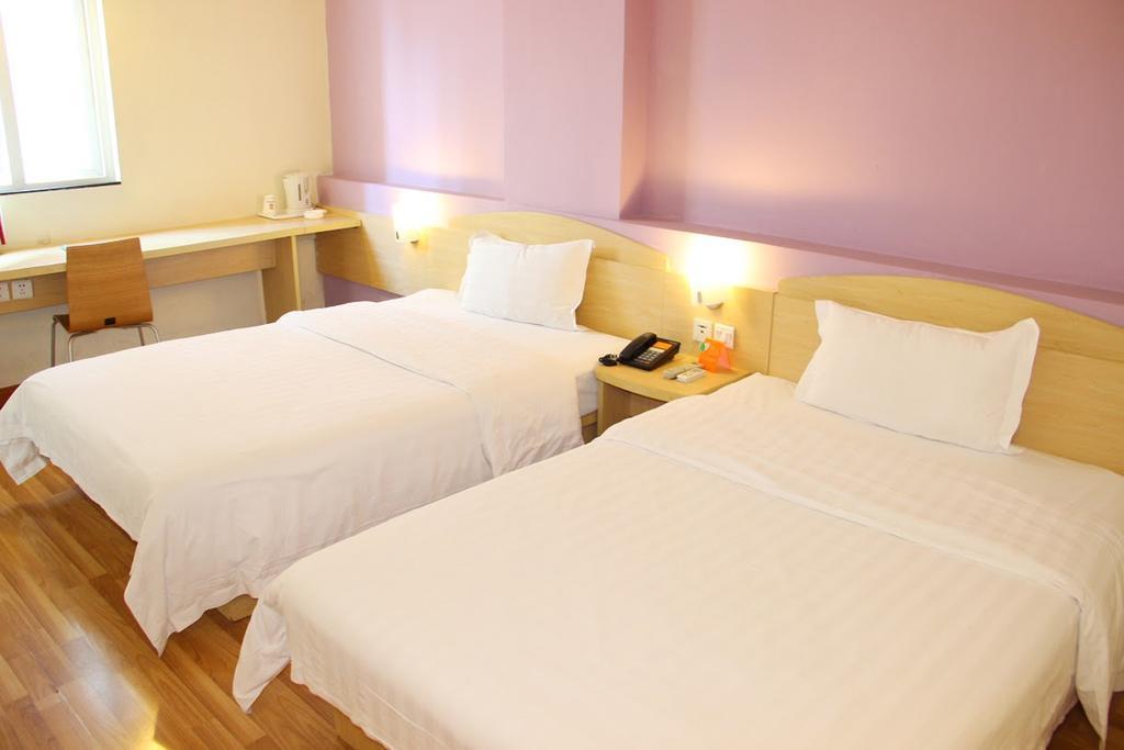 7Days Inn Nanchang North Railway Station Square Dış mekan fotoğraf