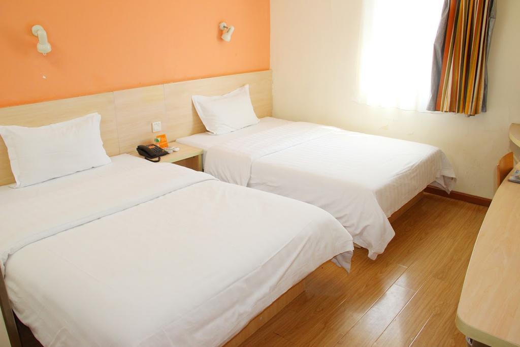 7Days Inn Nanchang North Railway Station Square Dış mekan fotoğraf