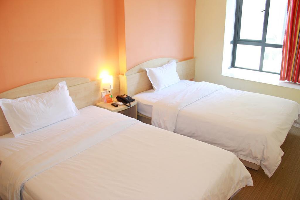 7Days Inn Nanchang North Railway Station Square Dış mekan fotoğraf
