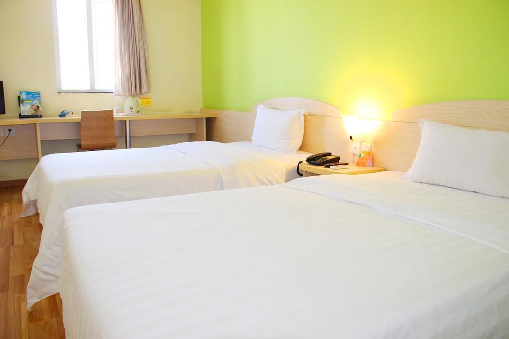 7Days Inn Nanchang North Railway Station Square Dış mekan fotoğraf