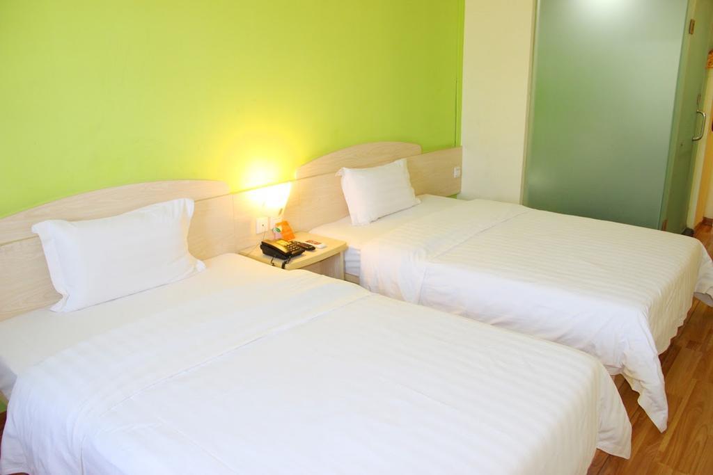 7Days Inn Nanchang North Railway Station Square Dış mekan fotoğraf